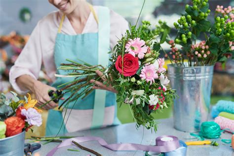 How Long Can Flowers Be Without Water?